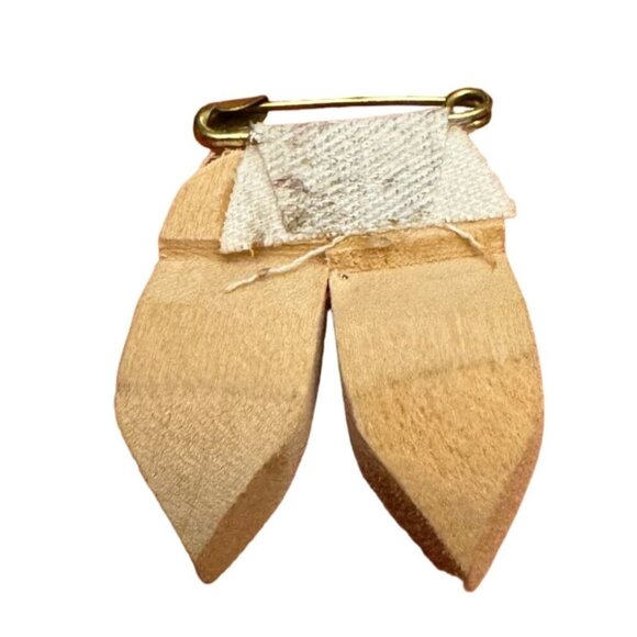 Miniature Wooden Clogs Pin Dutch Souvenir Handcrafted Vintage Collectible Brooch - Picture 5 of 6